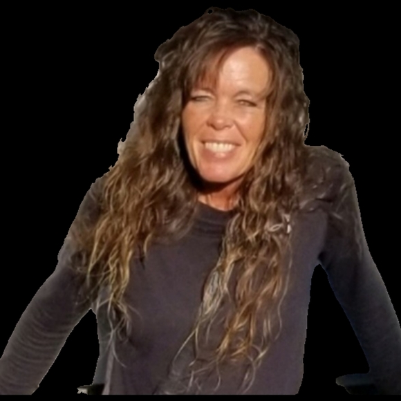 Meet your Posher, Jen - Picture 2 of 3